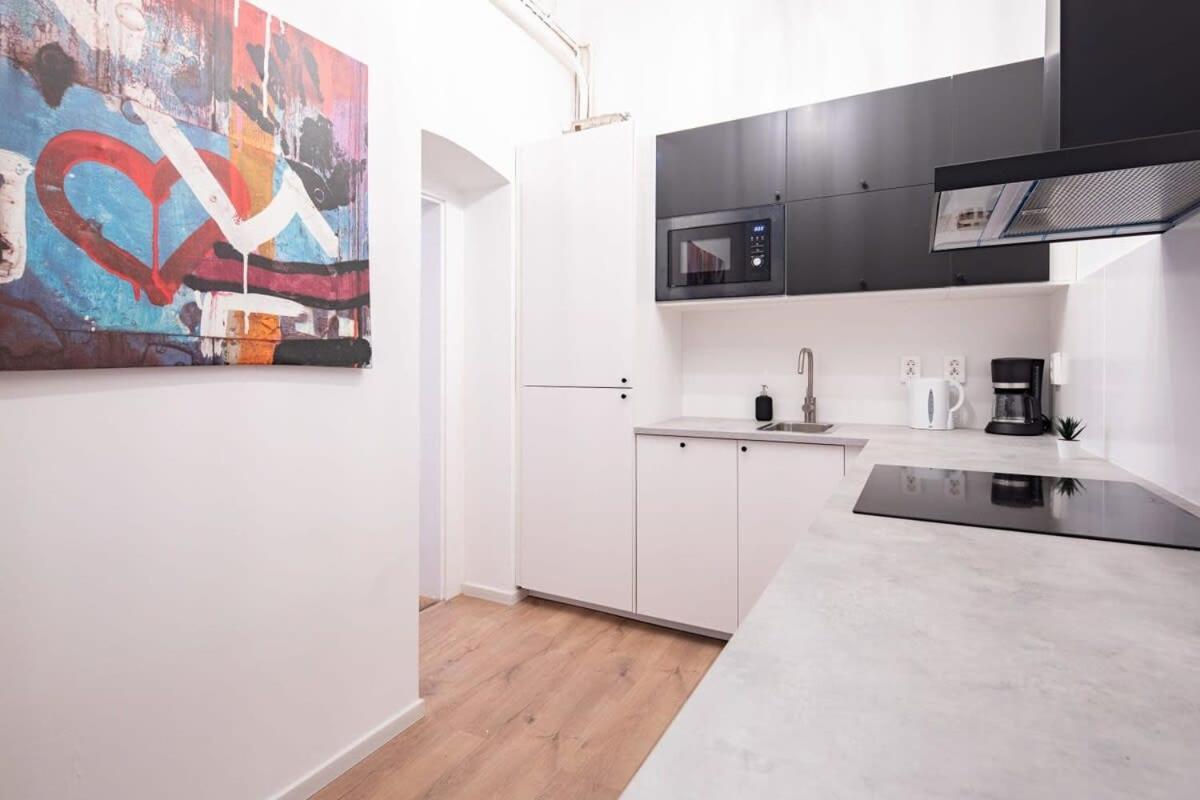 - Large - Modern At River Apartment Budapest