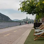 Central - Large - Modern At River