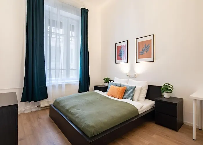 Central - Large - Modern At River