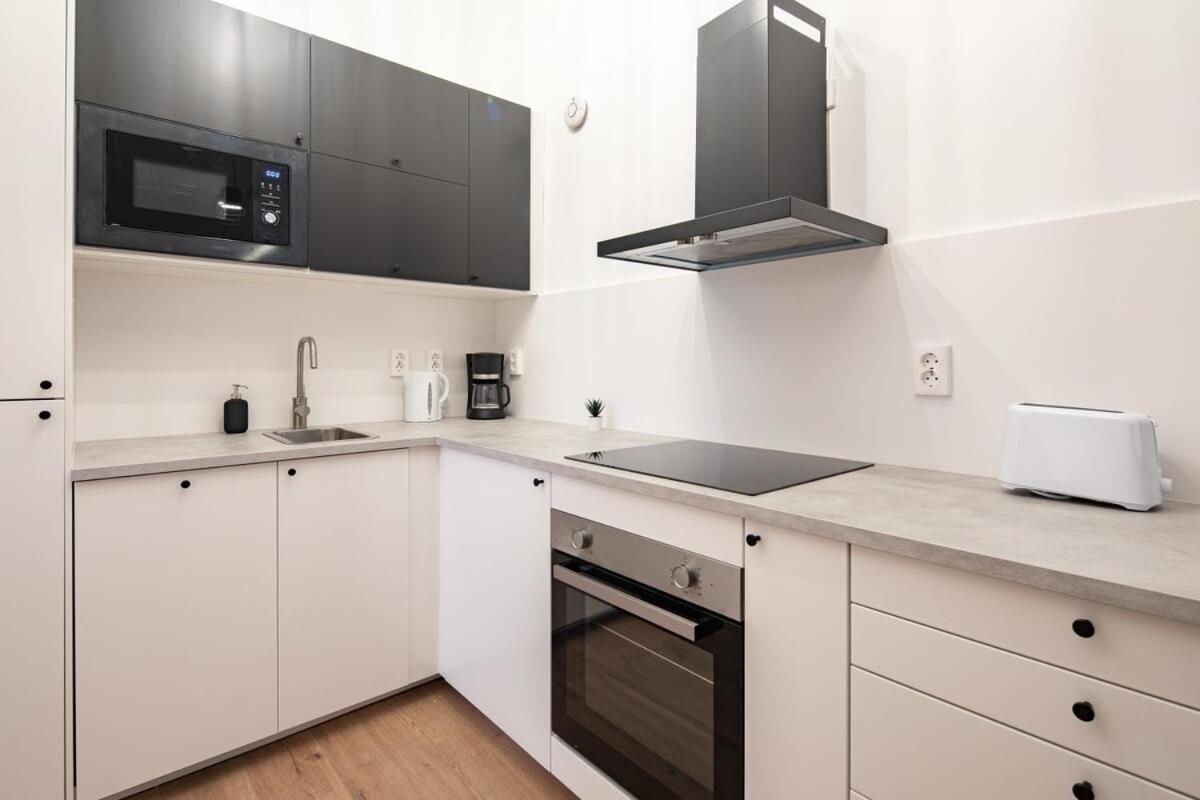 - Large - Modern At River Apartment Budapest