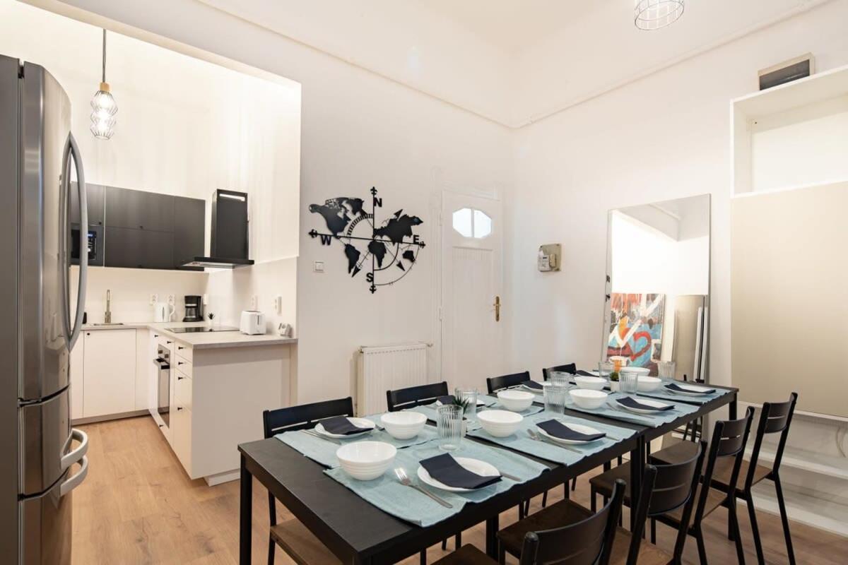 - Large - Modern At River Apartment