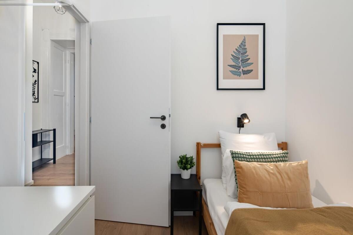 Apartment - Large - Modern At River *