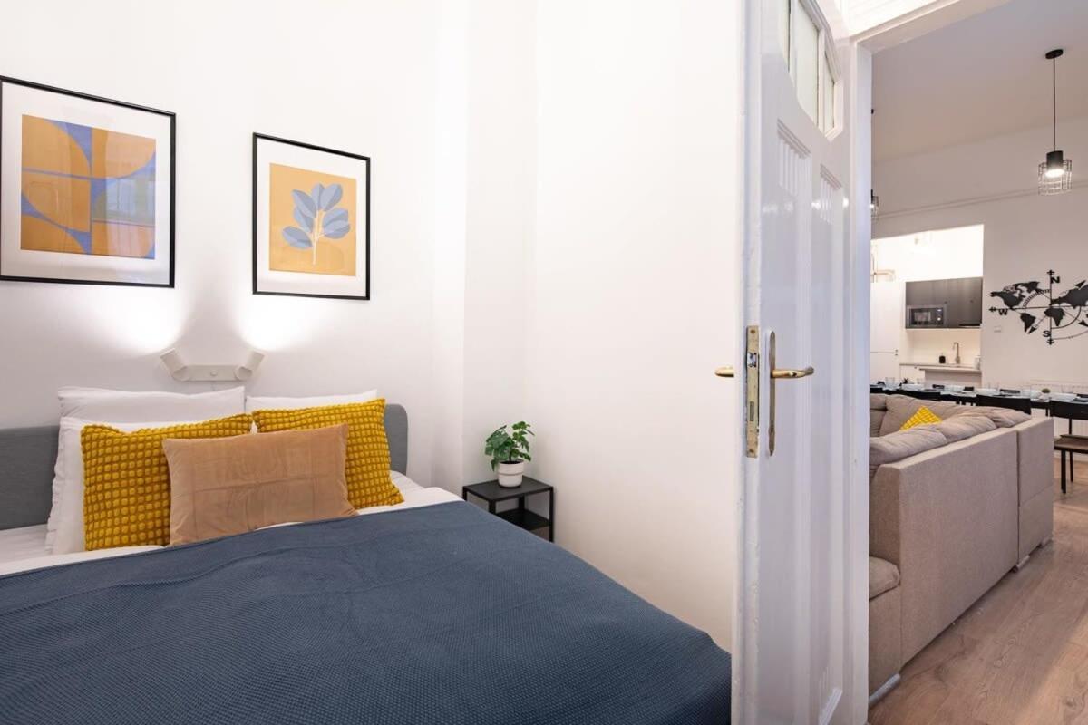 Apartment - Large - Modern At River *